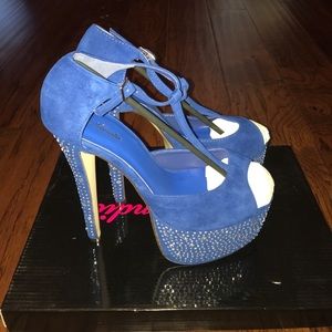 Ladies shoes
